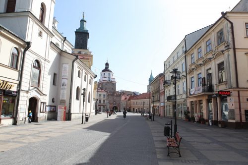 Городская ратуша и Краковские ворота