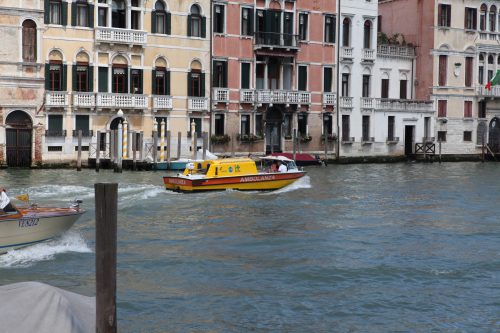 Скорая помощь в Венеции