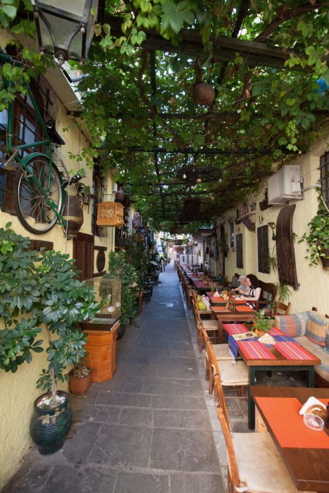 Уличные кафе на Крите