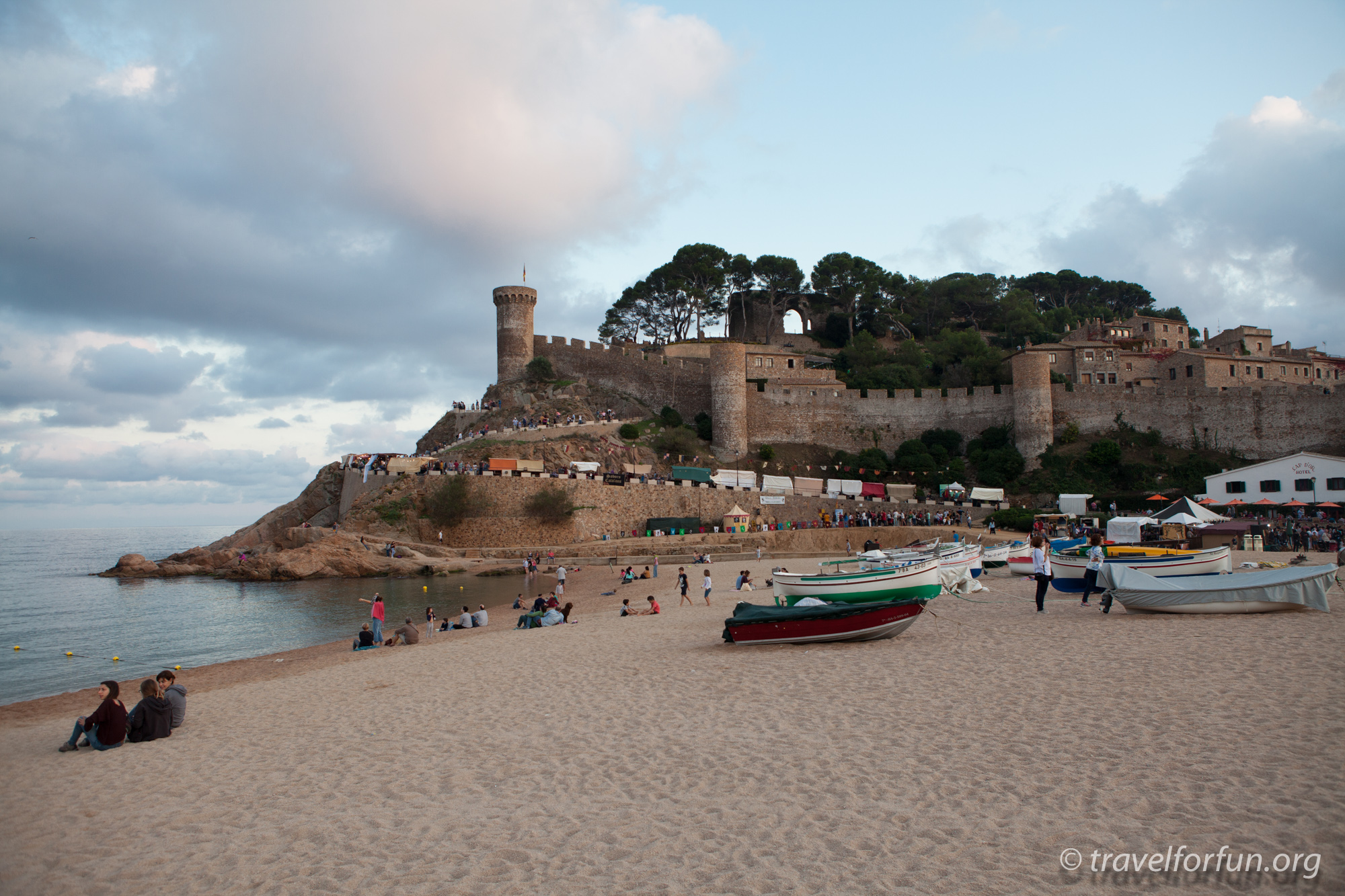 Тосса де Мар. Старый город, крепость, пляжи и средневековый фестиваль