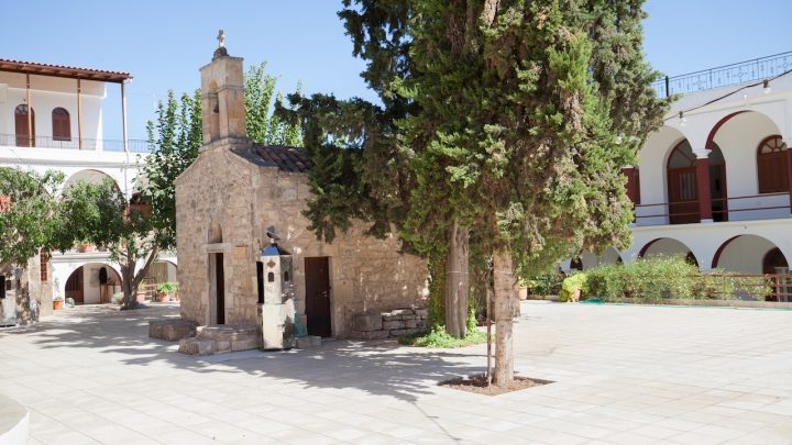 Экскурсия в монастырь Палиани и бухту Матала на Крите